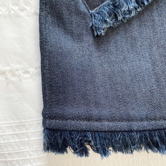 ELIZABETH AND JAMES DARK WASH DENIM FRINGE COLLARLESS JACKET - XS - Picture 8 of 9